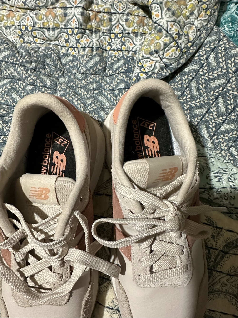 New Balance Women's Sneakers in Light Gray and Blush Pink - Picture 7 of 7